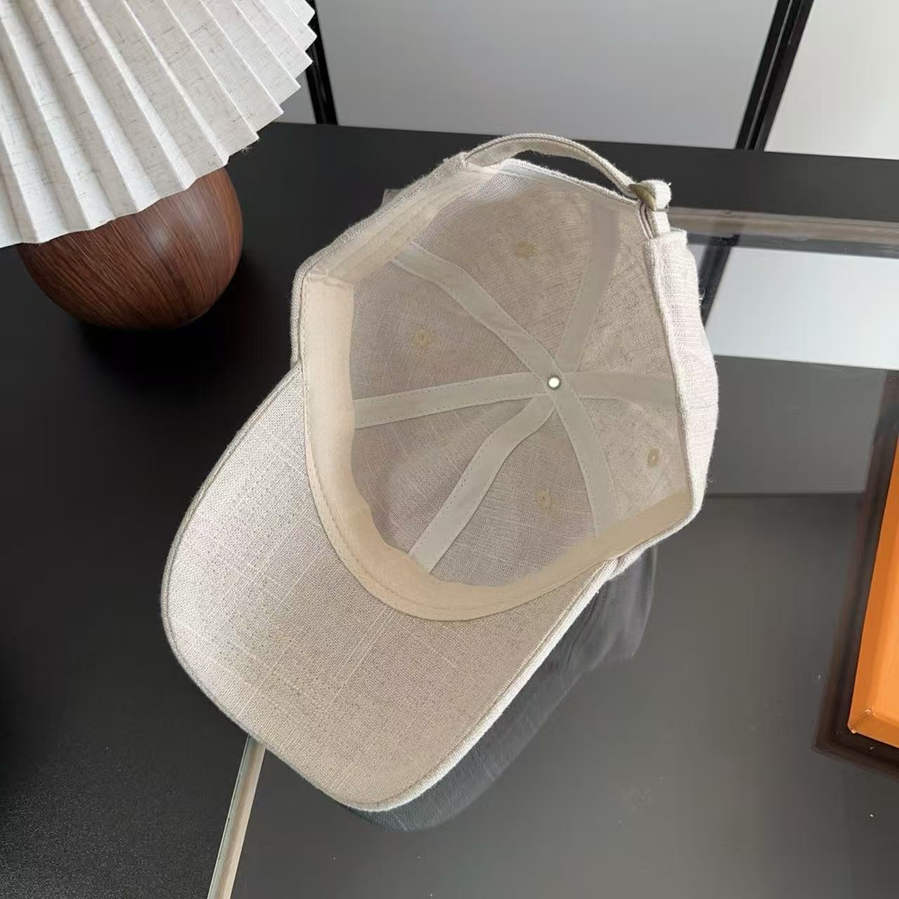 LV ミニマリストロゴ ベースボールキャップ【50％割引+送料無料】