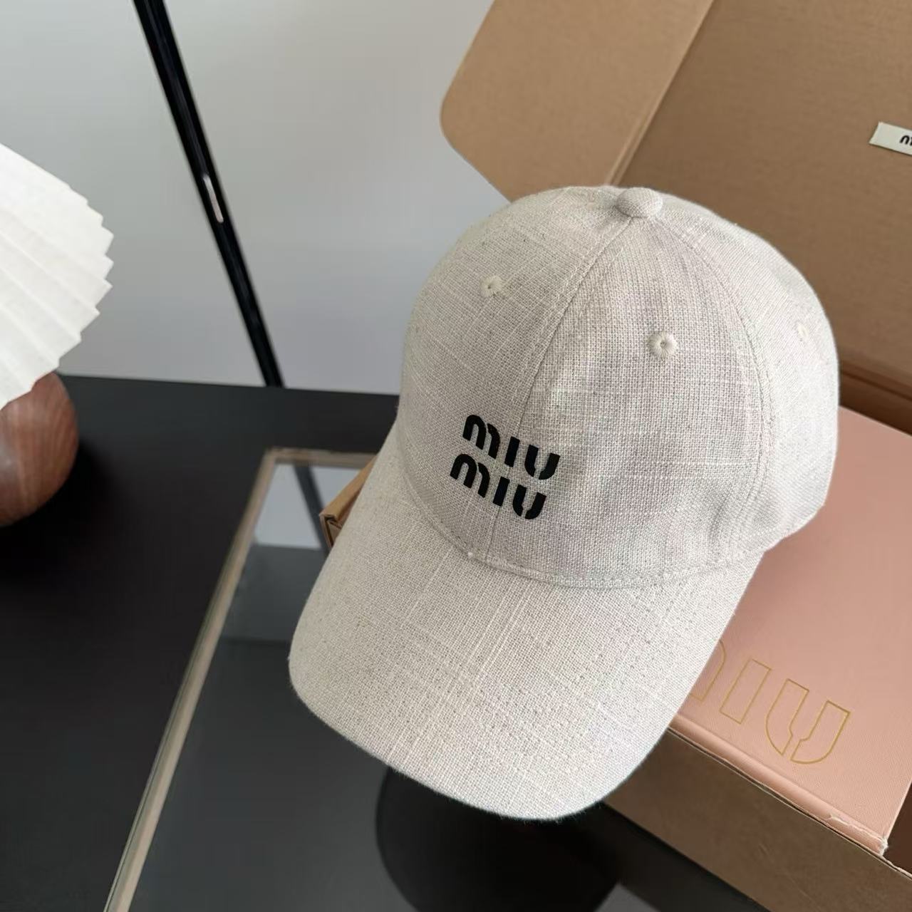 M1UM1U レターベースボールキャップ【50％割引+送料無料】