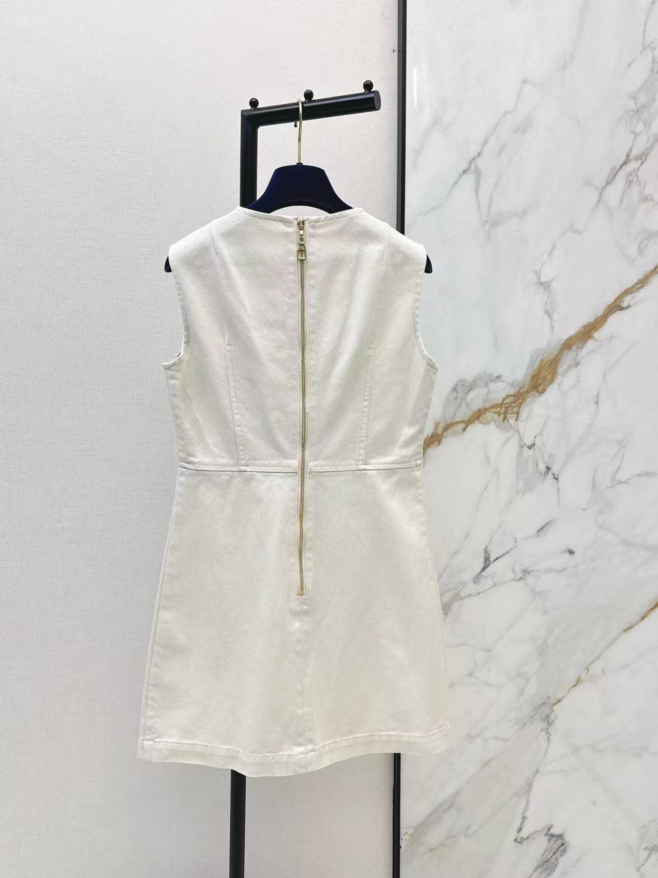 LV ノースリーブドレス【50％割引+送料無料】