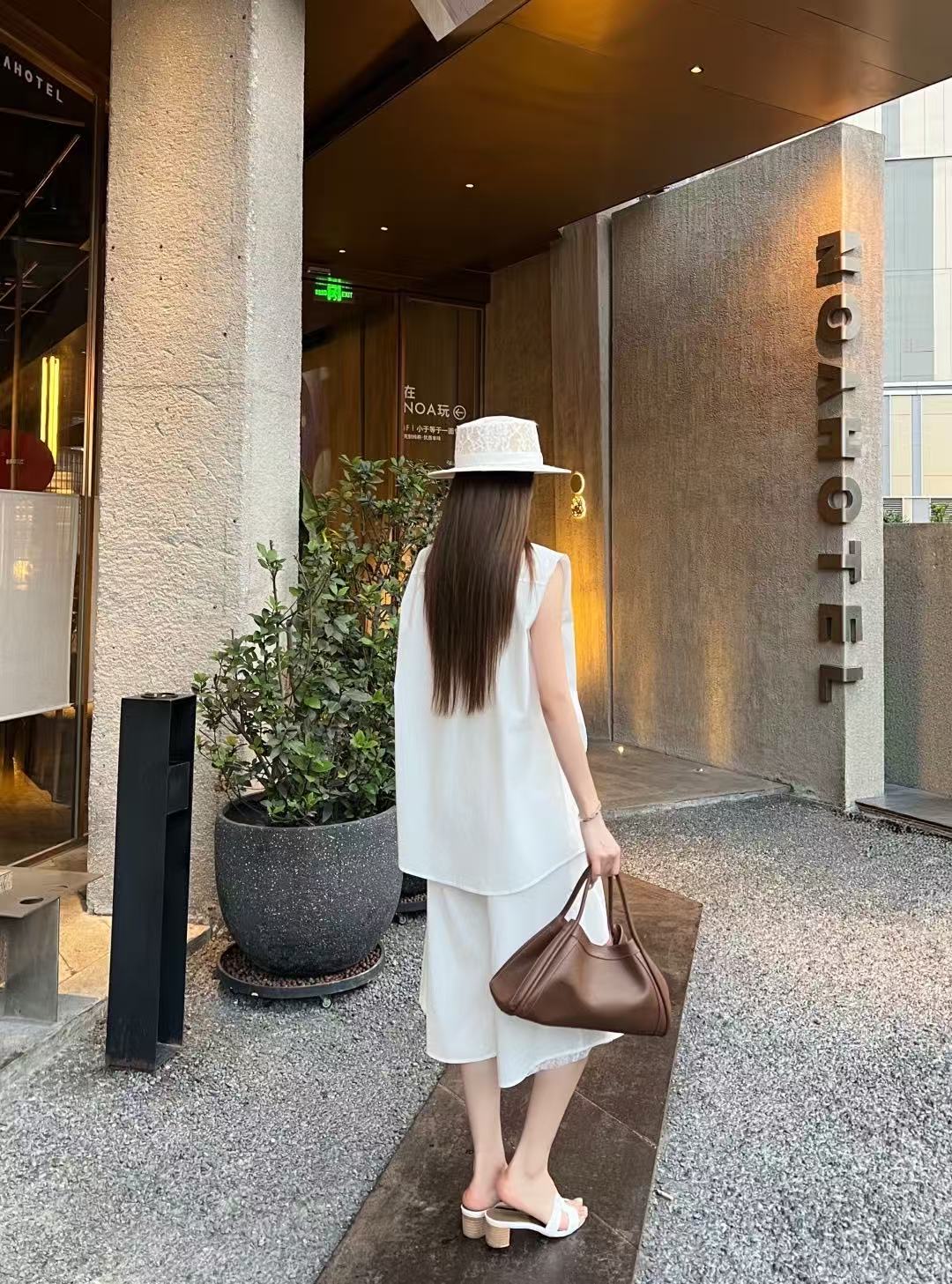LOEWE ミニマリスト シャツ＆スカート セットアップ【50％割引+送料無料】