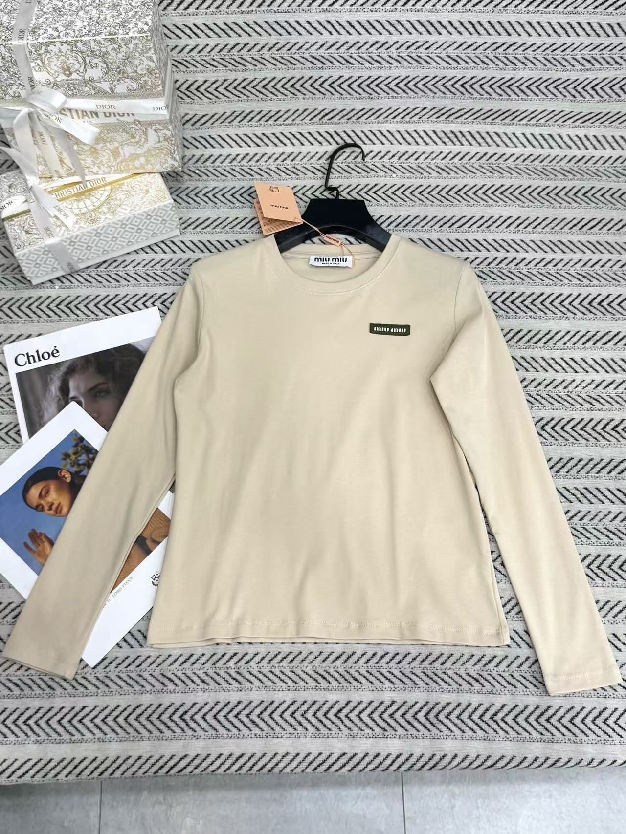 M1UM1U シンプルレター長袖Tシャツ【50％割引+送料無料】