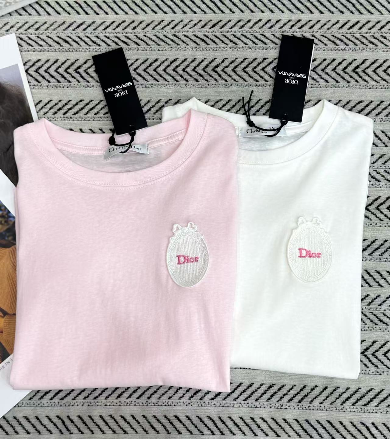 DIOR レタリング刺繍 Tシャツ【50％割引+送料無料】