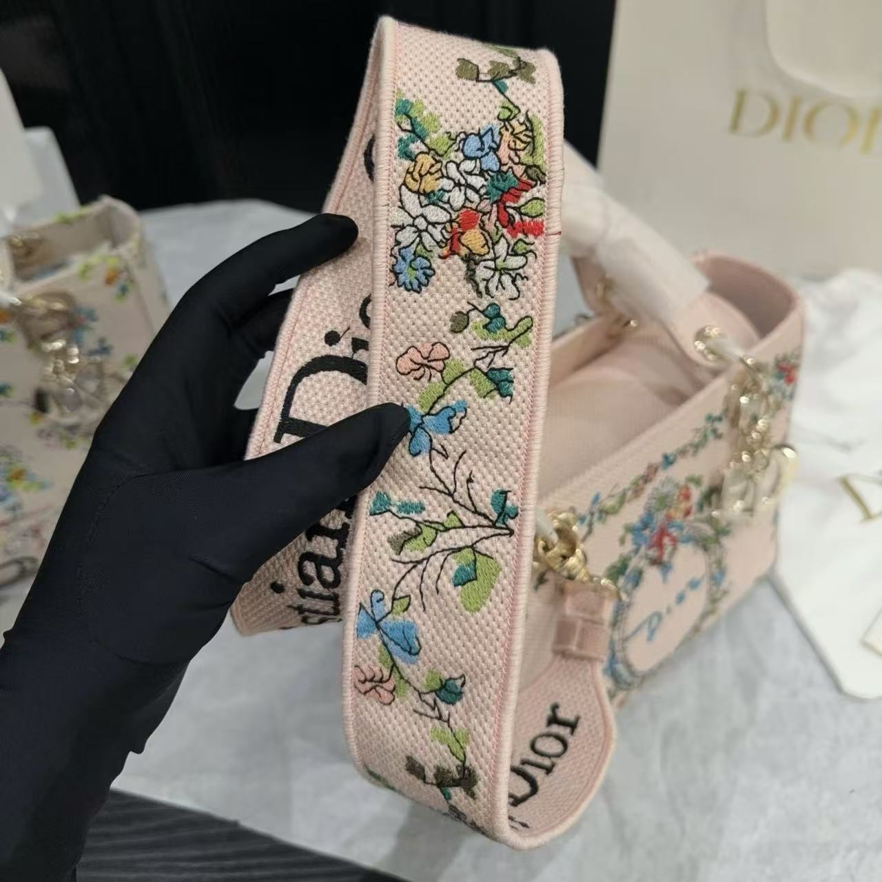 DI0R刺繍入りハンドバッグ【50％割引+送料無料】