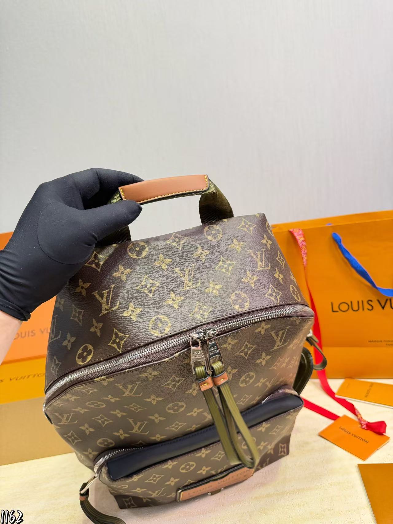 LV メンズバックパック【50％割引+送料無料】