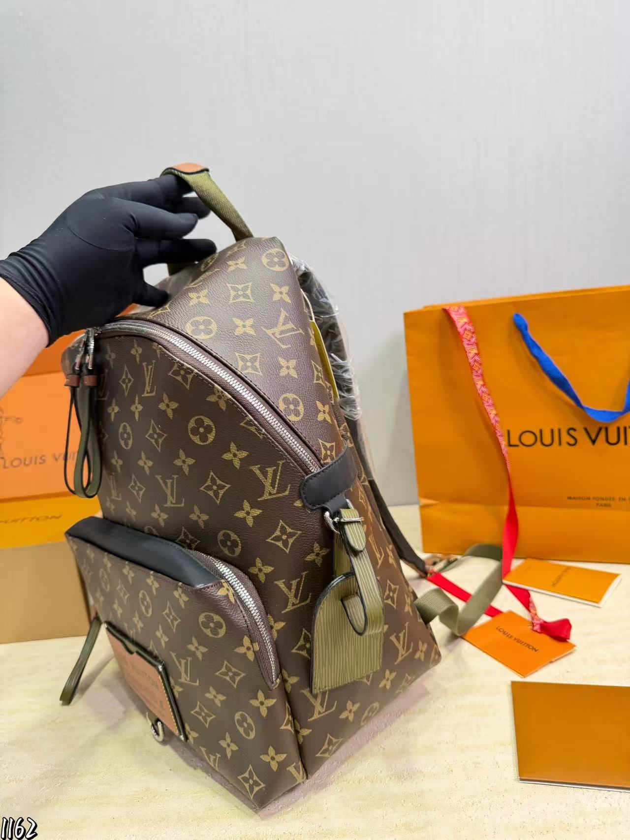 LV メンズバックパック【50％割引+送料無料】
