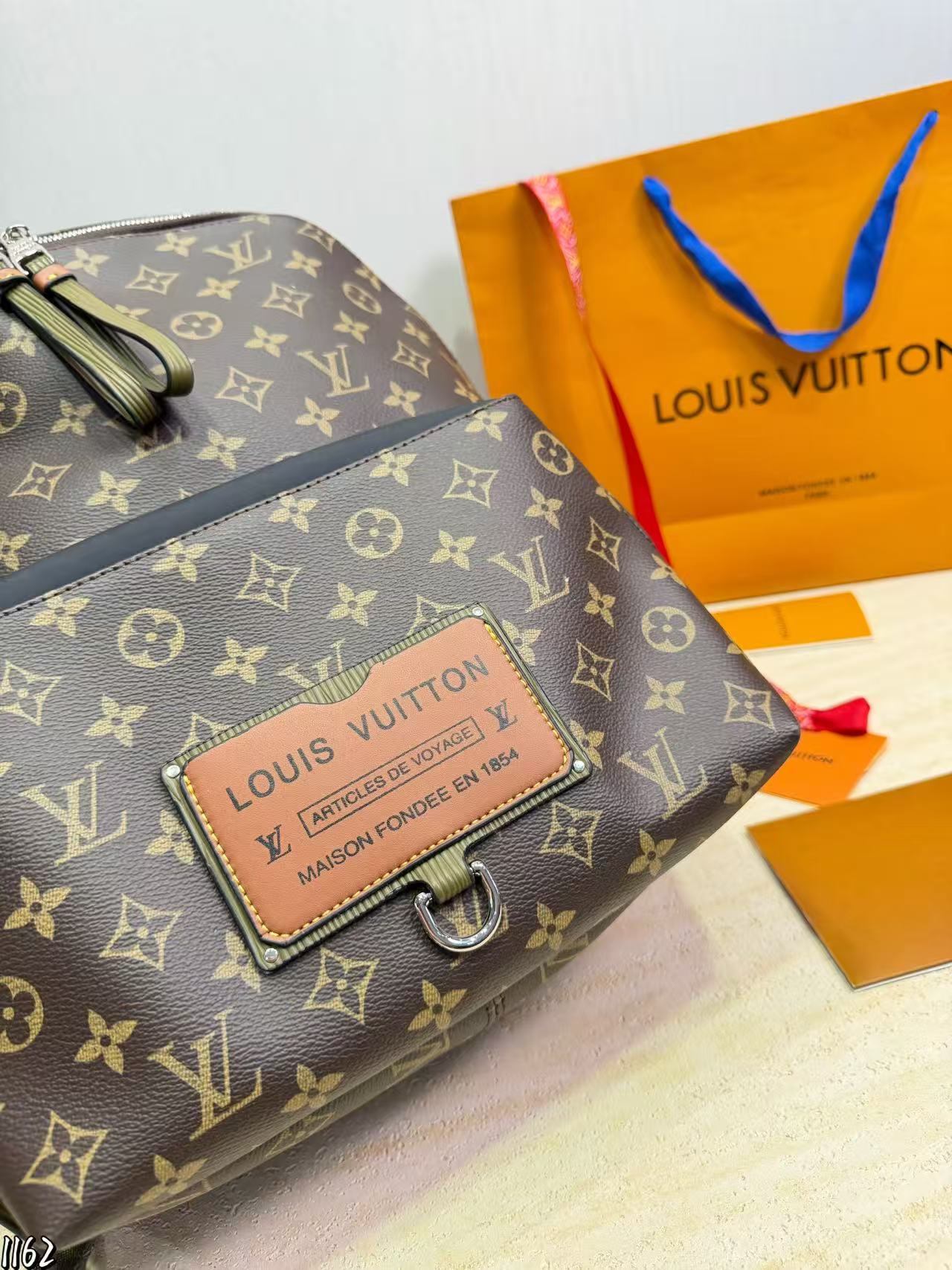 LV メンズバックパック【50％割引+送料無料】