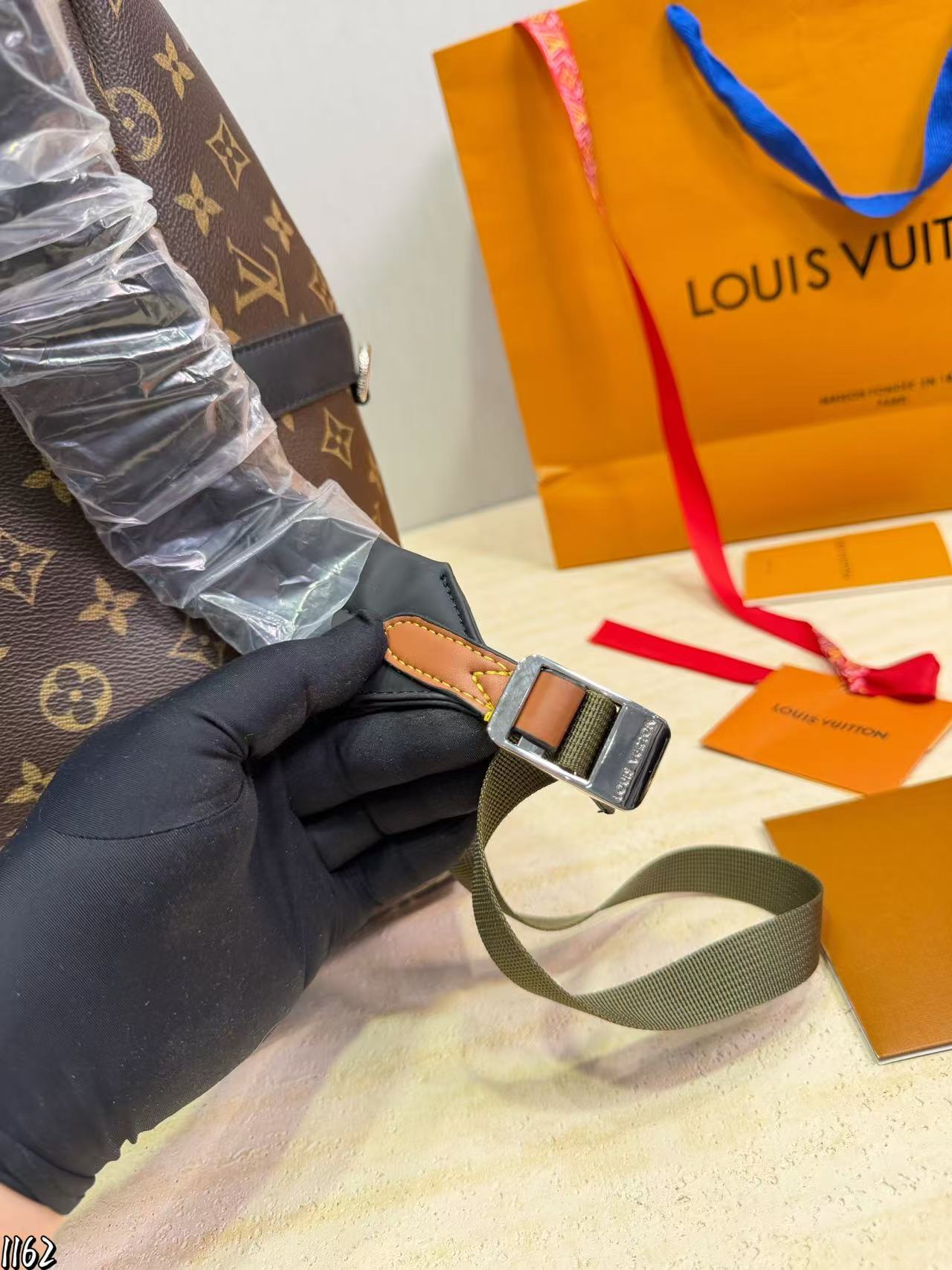 LV メンズバックパック【50％割引+送料無料】