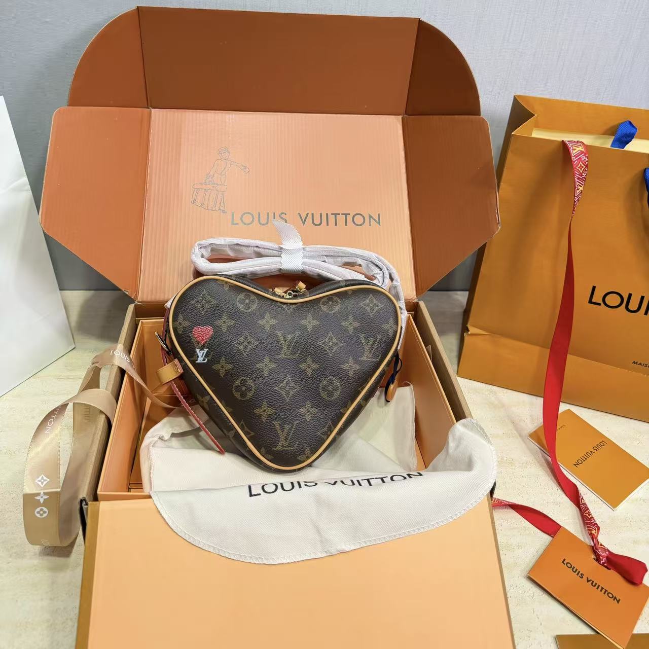 LVハート柄プリント ショルダーバッグ【50％割引+送料無料】