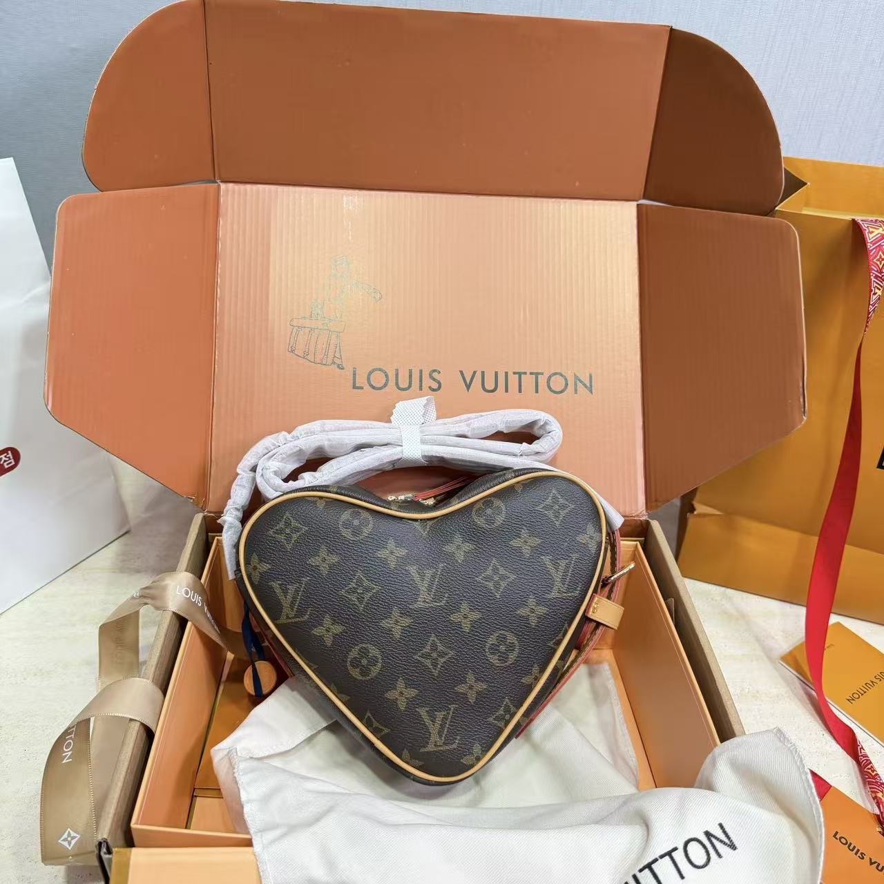 LVハート柄プリント ショルダーバッグ【50％割引+送料無料】