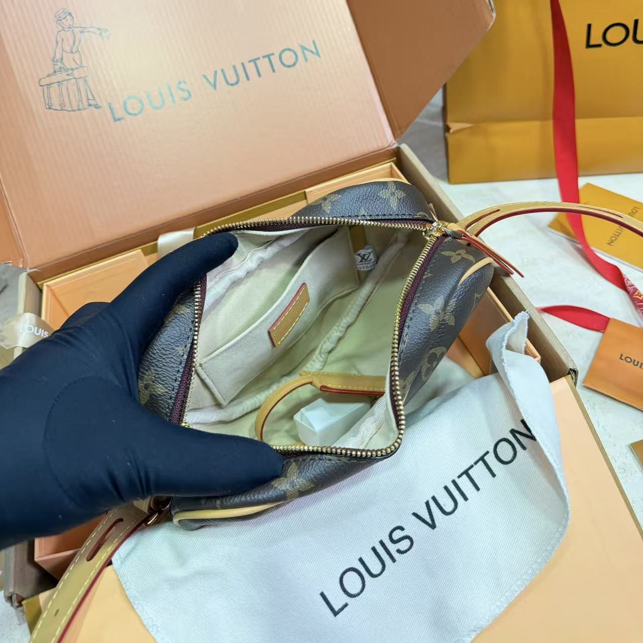 LVハート柄プリント ショルダーバッグ【50％割引+送料無料】