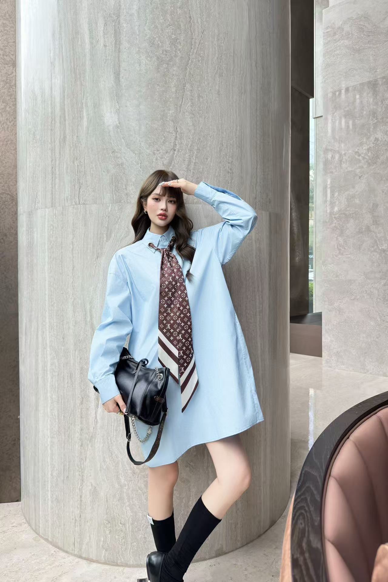 LVスカーフを合わせたロングシャツ【50％割引+送料無料】