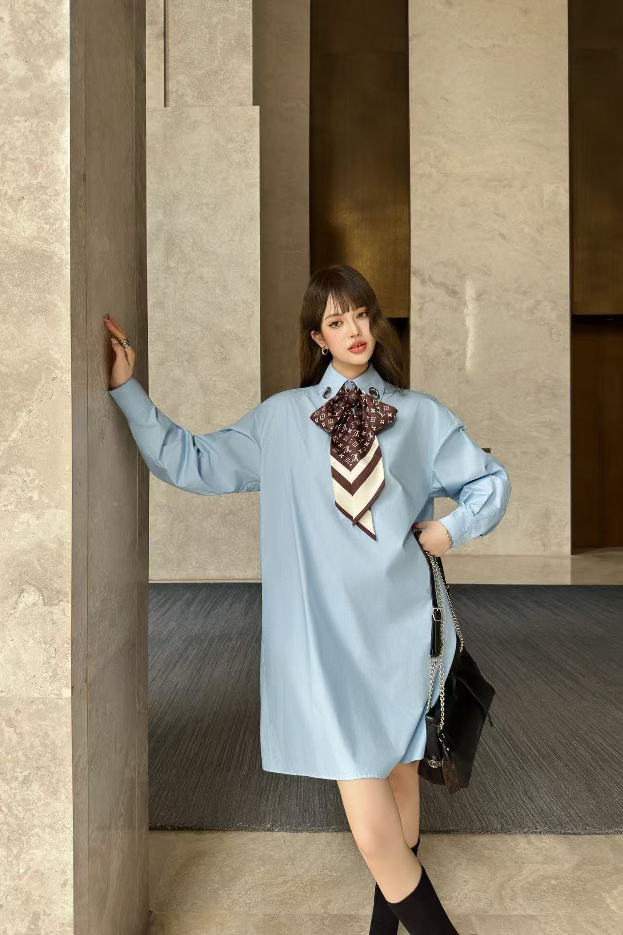 LVスカーフを合わせたロングシャツ【50％割引+送料無料】
