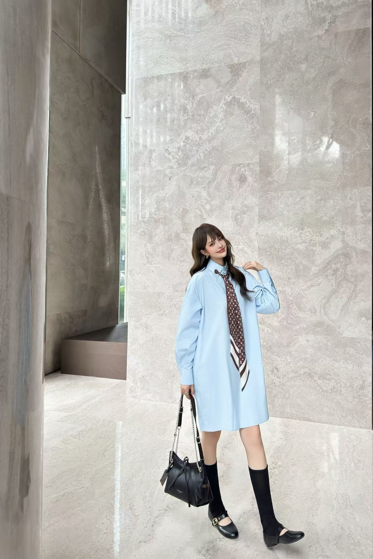 LVスカーフを合わせたロングシャツ【50％割引+送料無料】