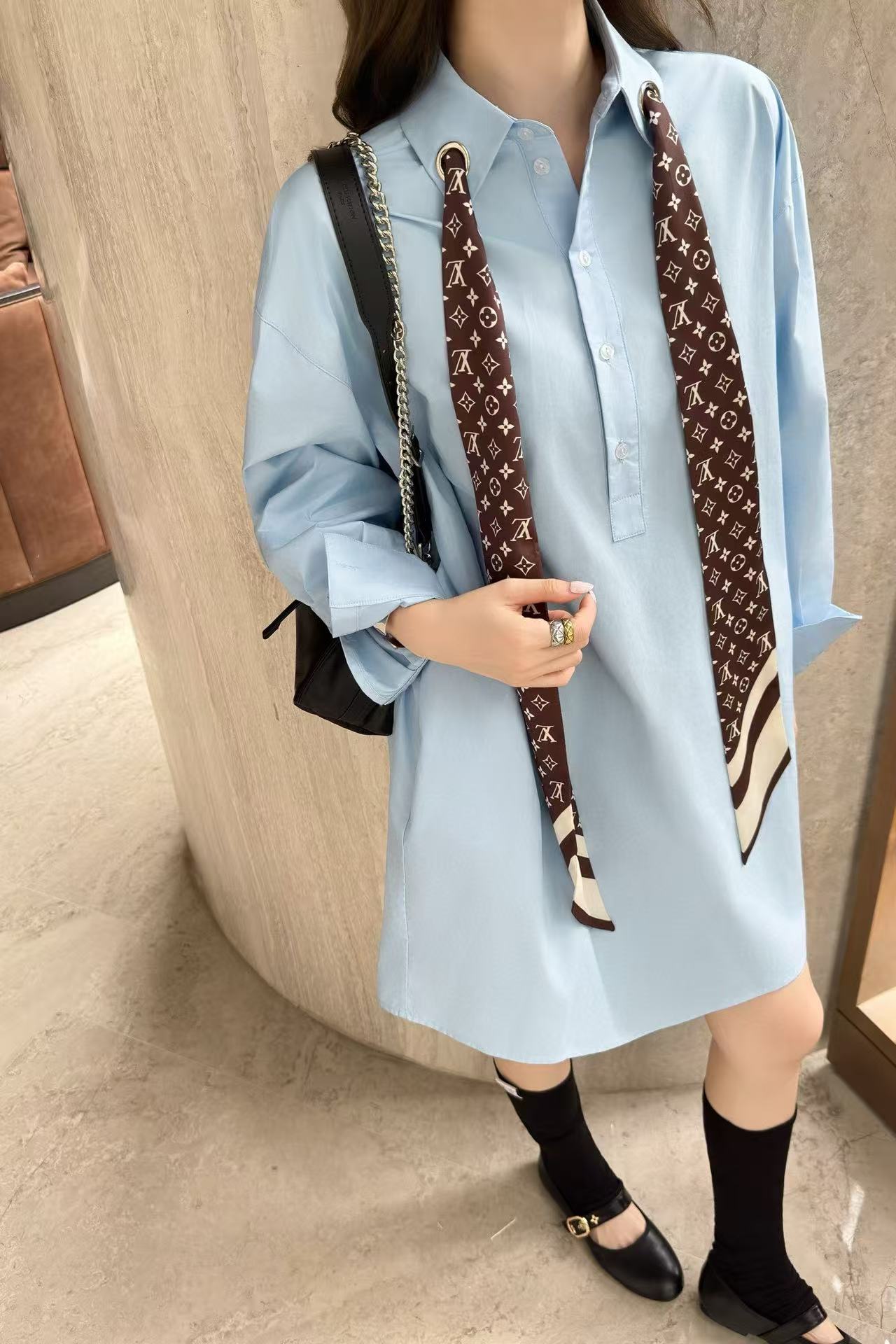 LVスカーフを合わせたロングシャツ【50％割引+送料無料】