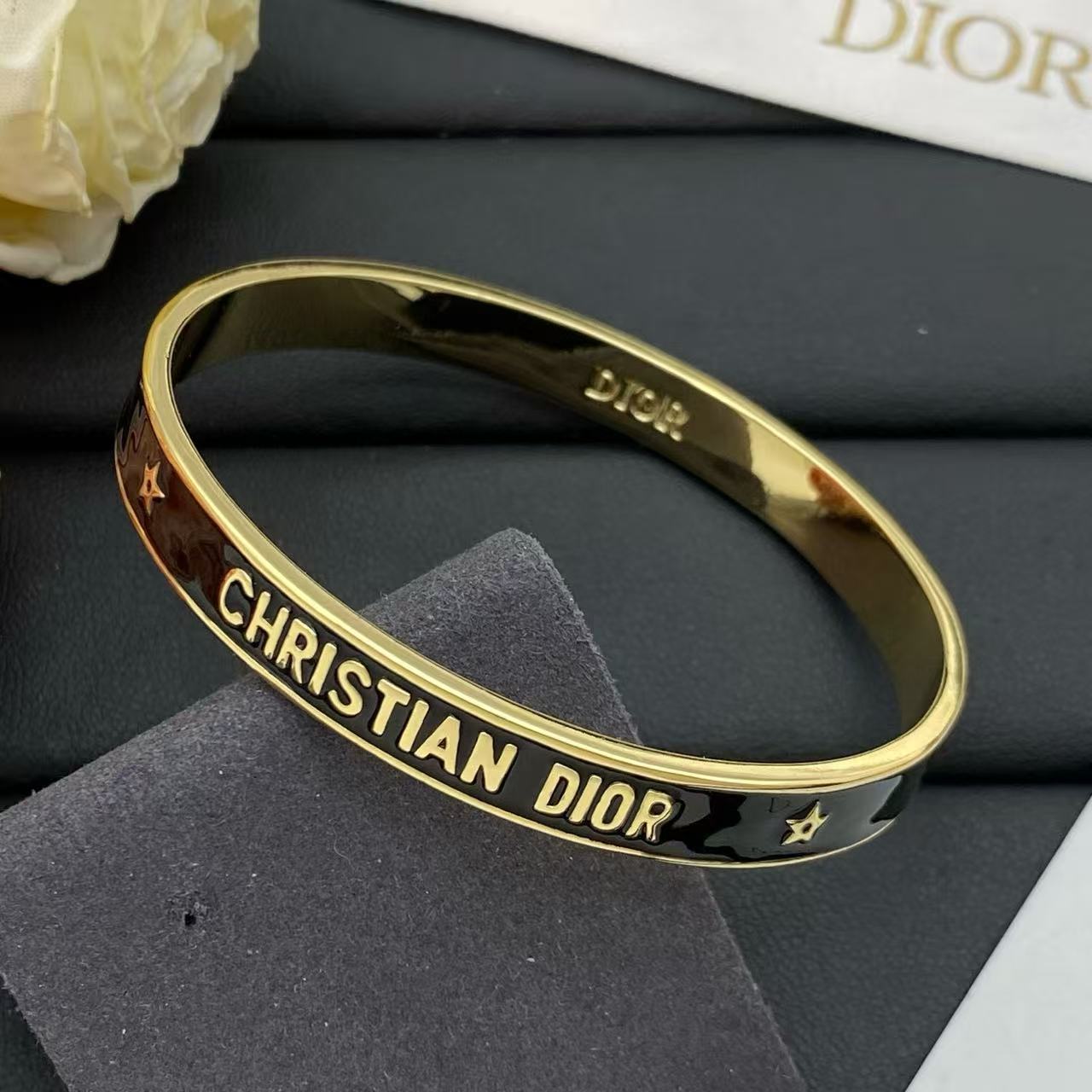 DIOR レタリング ブラック＆ホワイト ブレスレット【50％割引+送料無料】