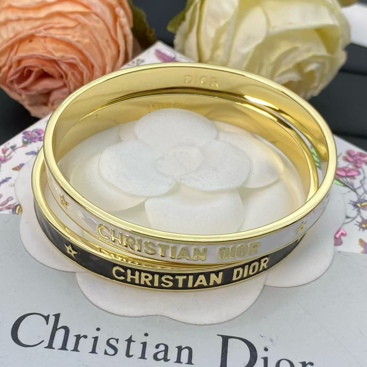 DIOR レタリング ブラック＆ホワイト ブレスレット【50％割引+送料無料】