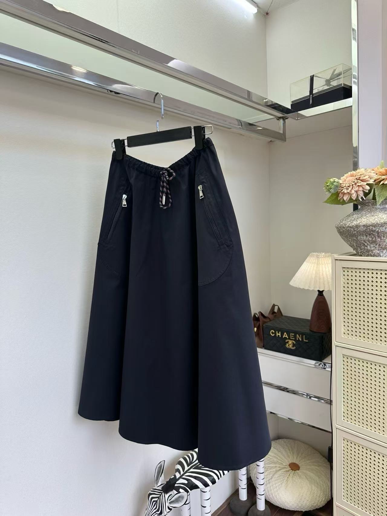 M0NCLER シンプルミディスカート【50％割引+送料無料】