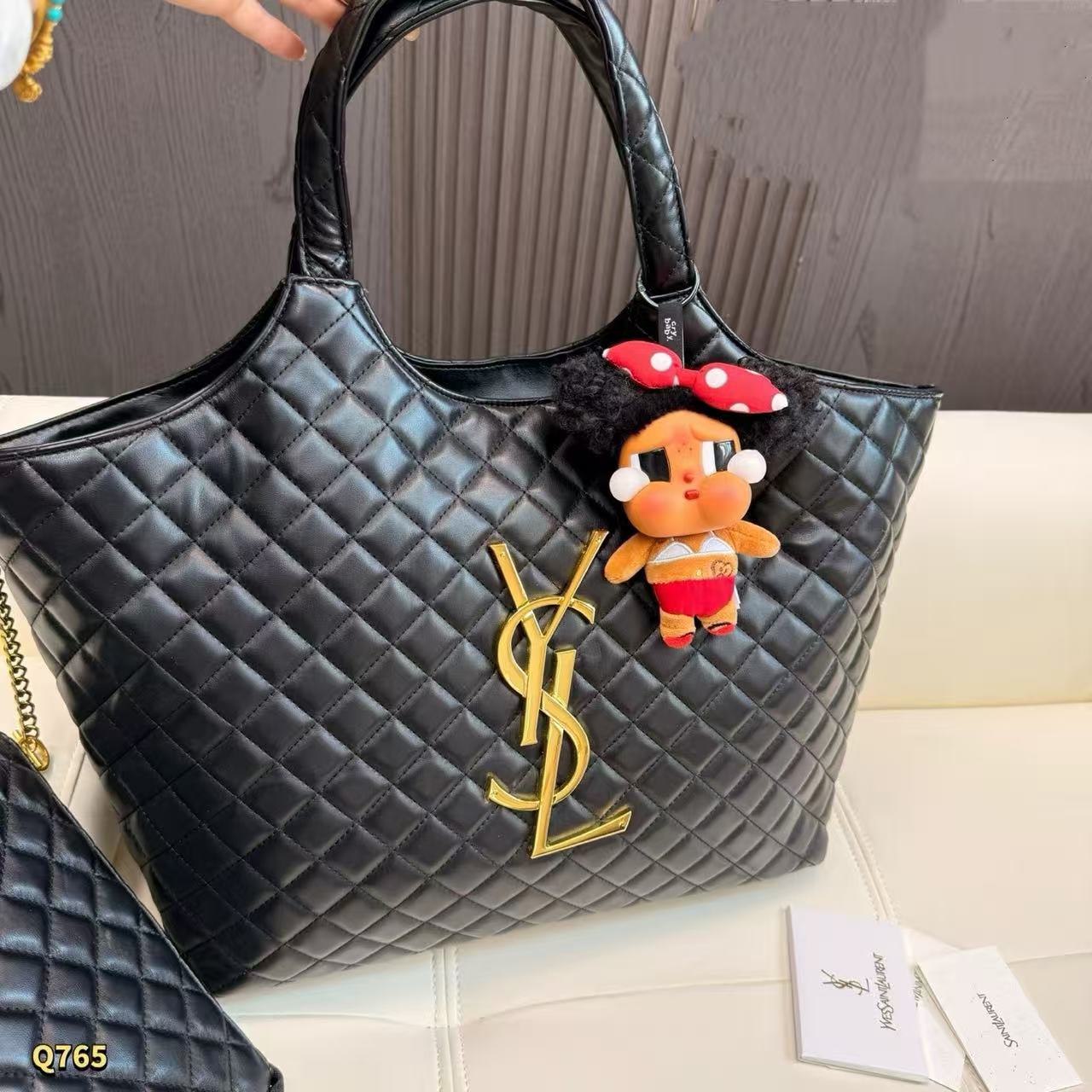 YSL ラムスキン ショッピングバッグ【50％割引+送料無料】