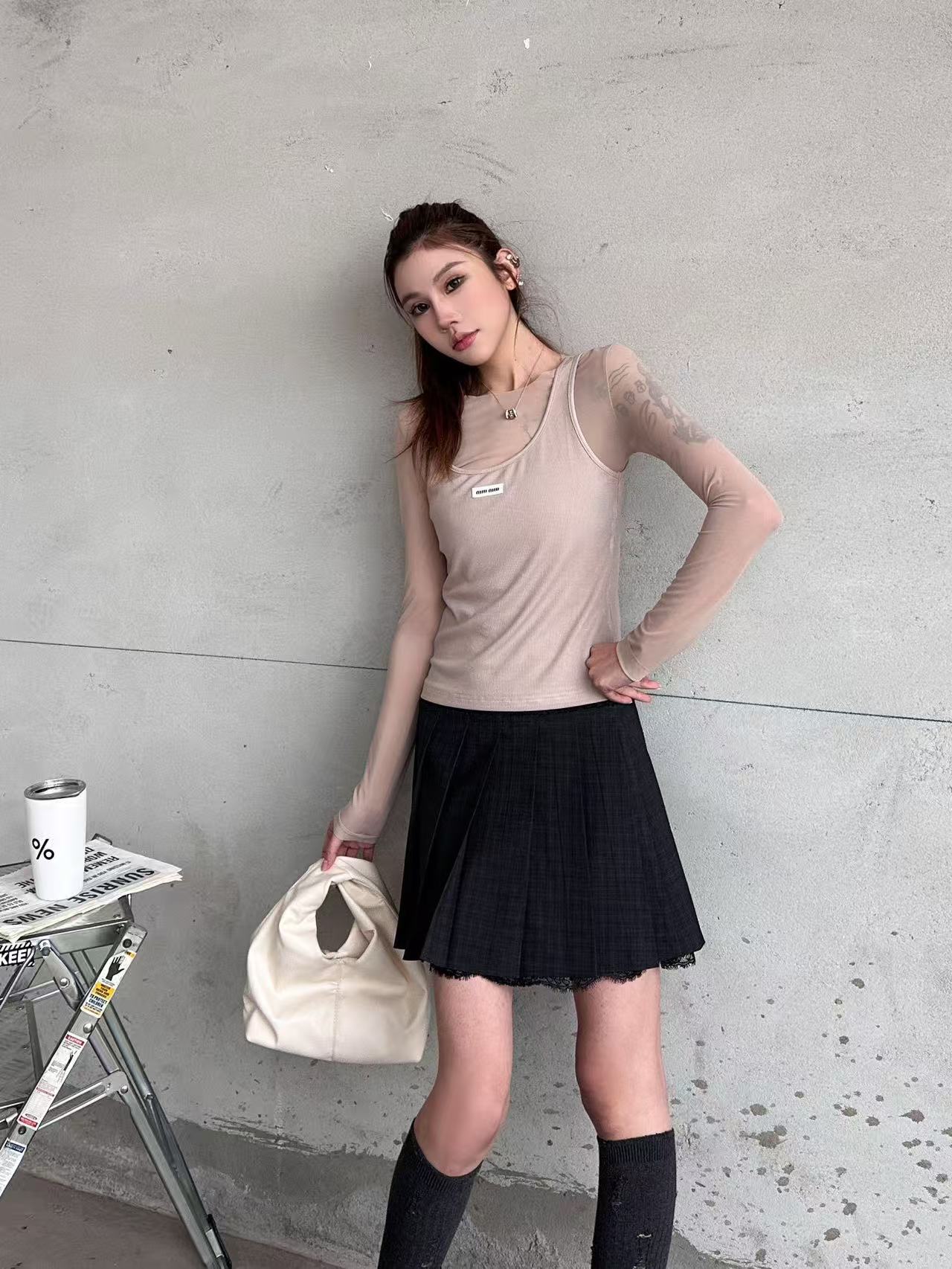 M1UM1U シンプルな長袖Tシャツ【50％割引+送料無料】