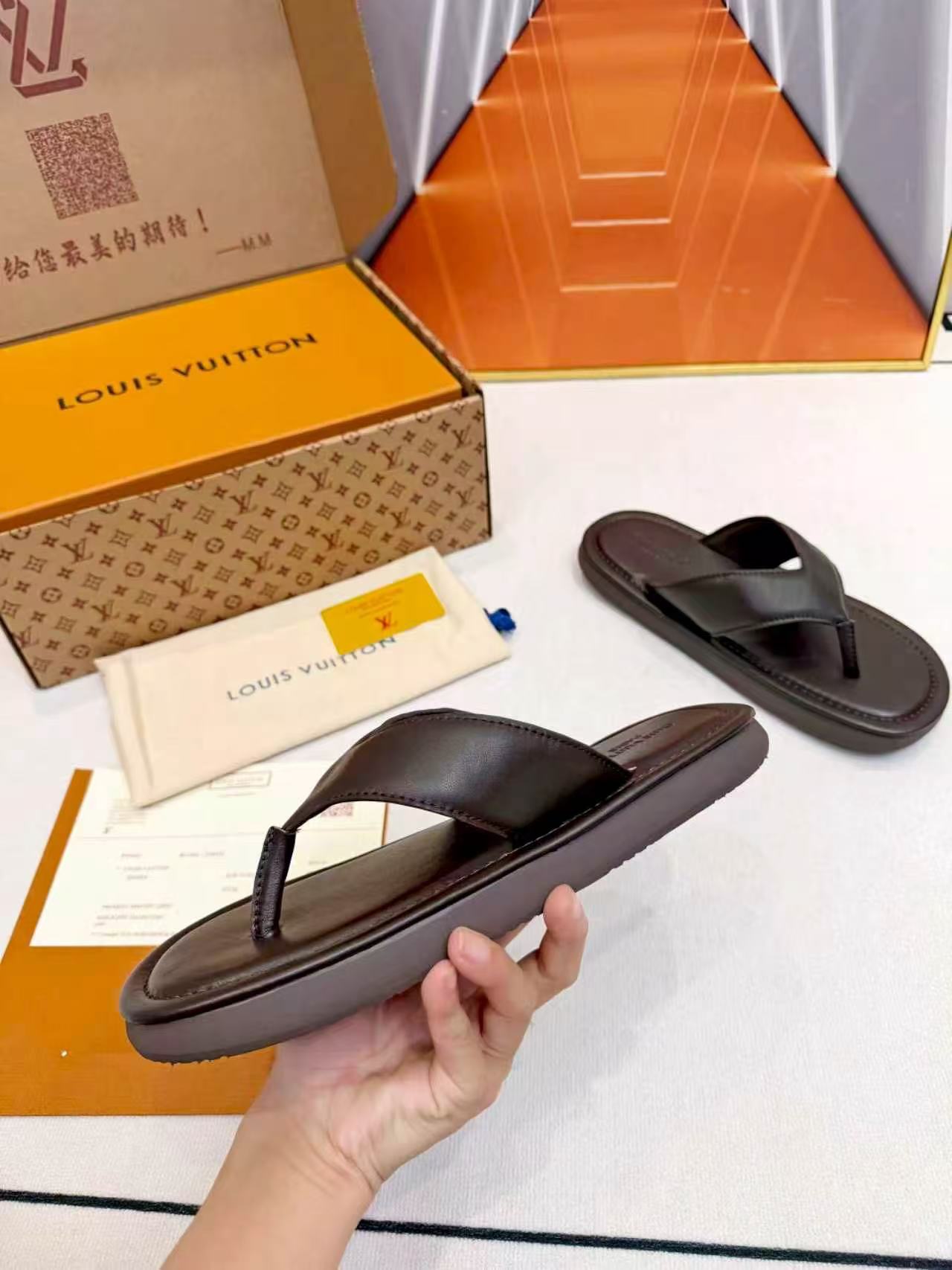 LV高品質なシープスキンのスリッパ【50％割引+送料無料】