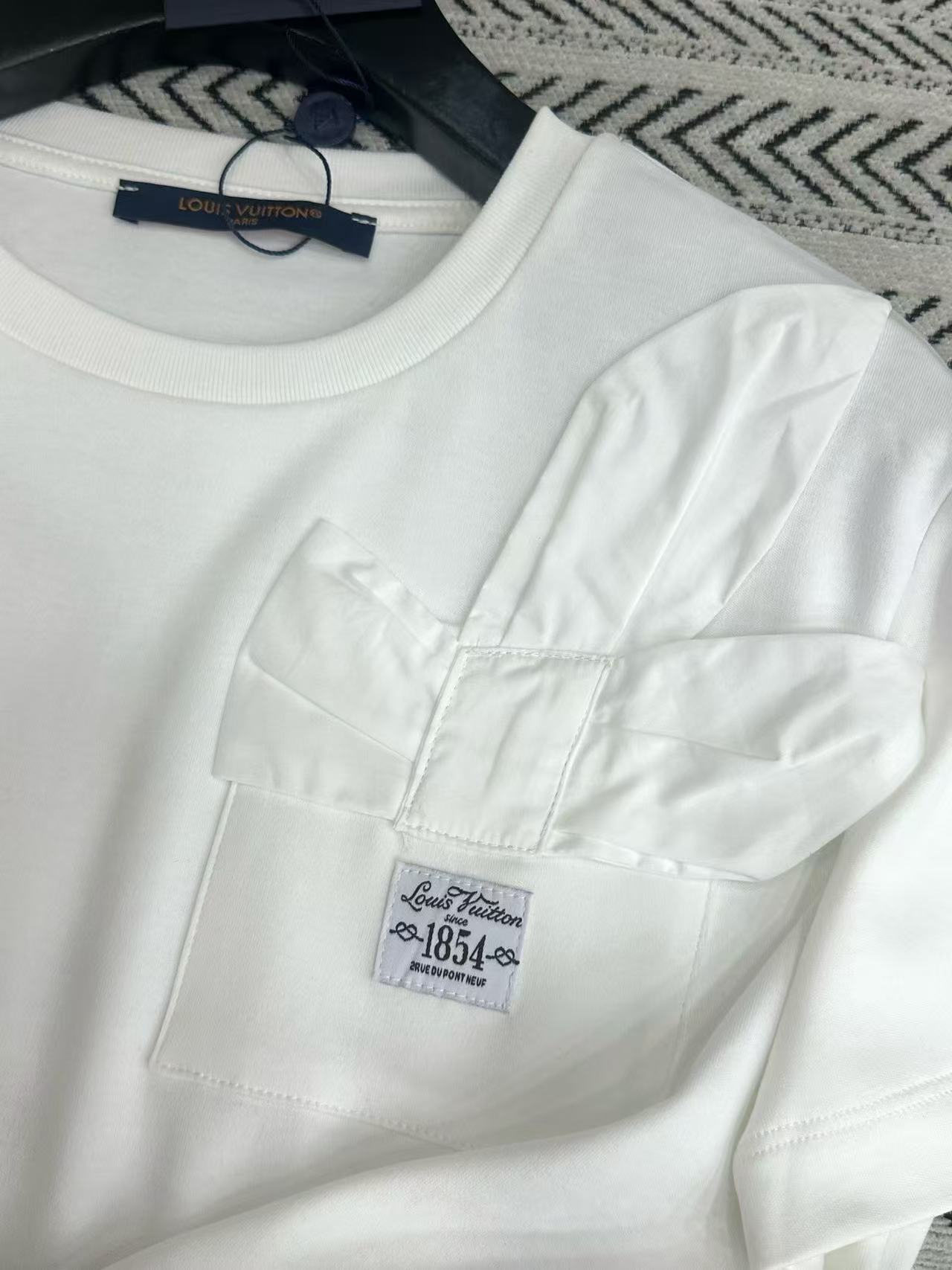 LV ポケットTシャツ【50％割引+送料無料】