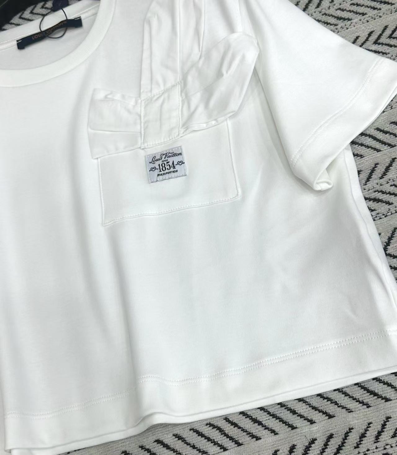 LV ポケットTシャツ【50％割引+送料無料】