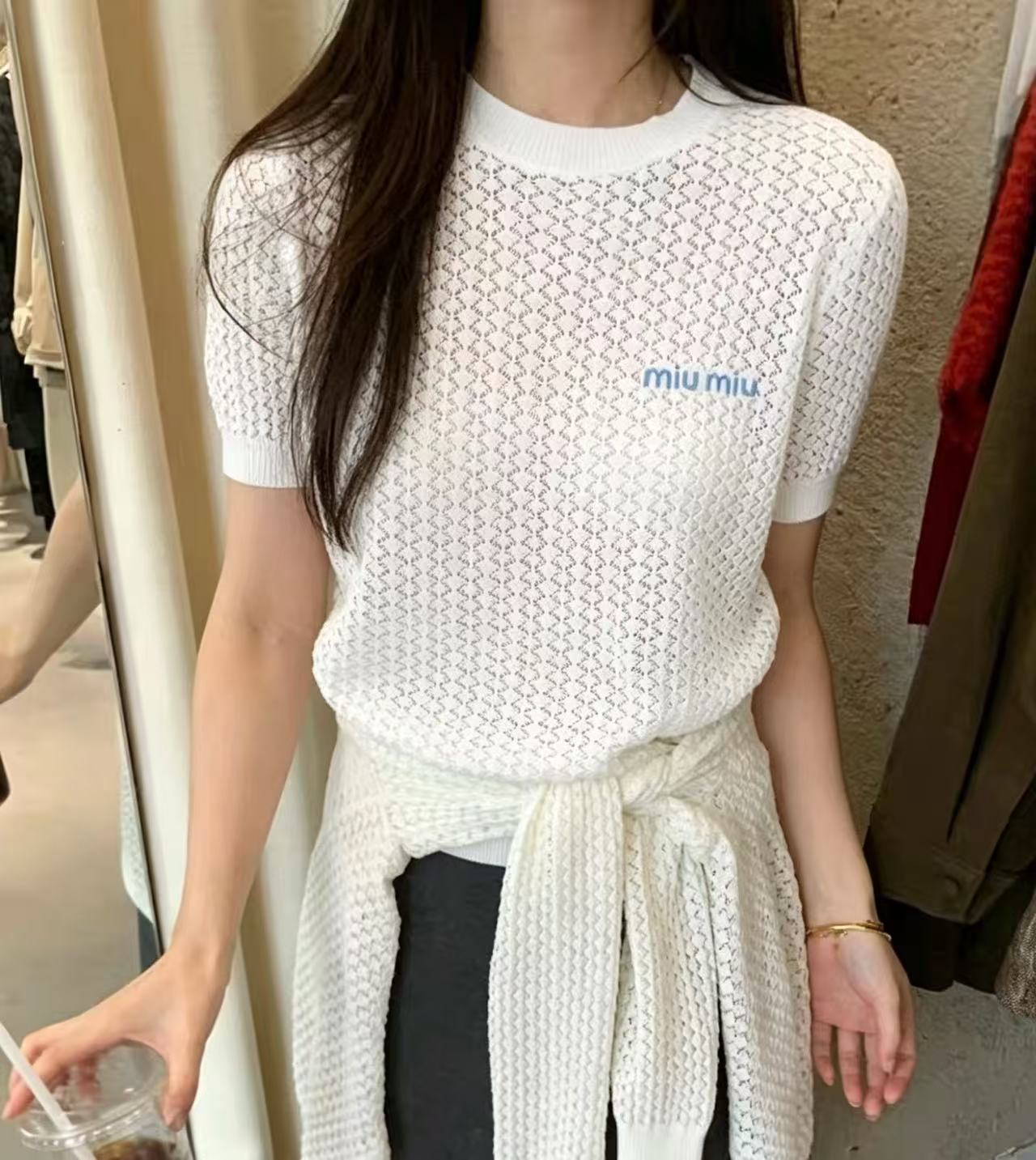 M1UM1U カットアウト・レタリング入りウールセーター【50％割引+送料無料】