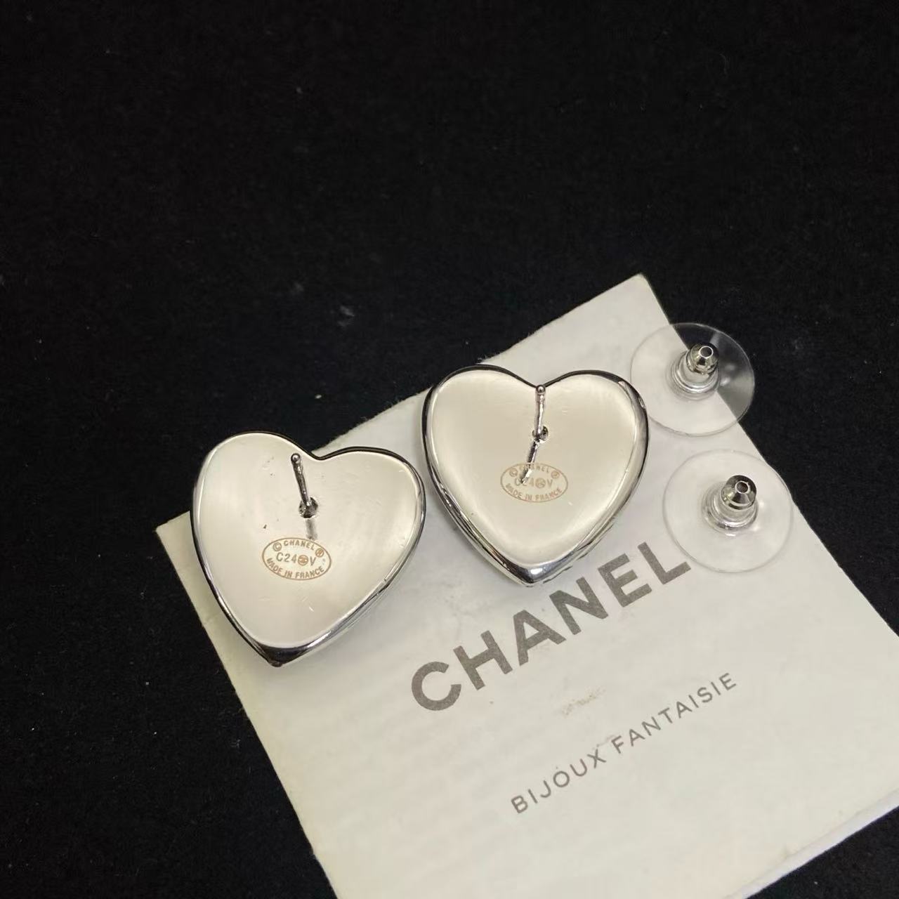 CHANE1 ダブルCハート ブラックスタッドピアス【50％割引+送料無料】