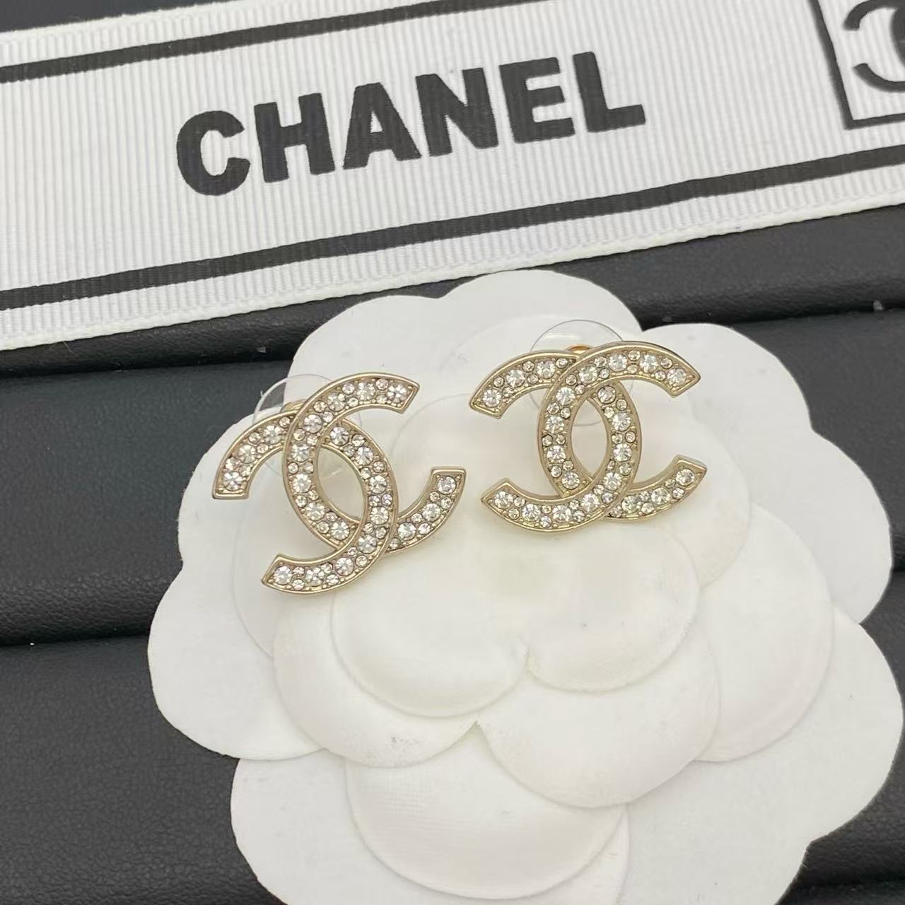 CHANE1 ダブルC ダイヤモンドスタッドピアス【50％割引+送料無料】