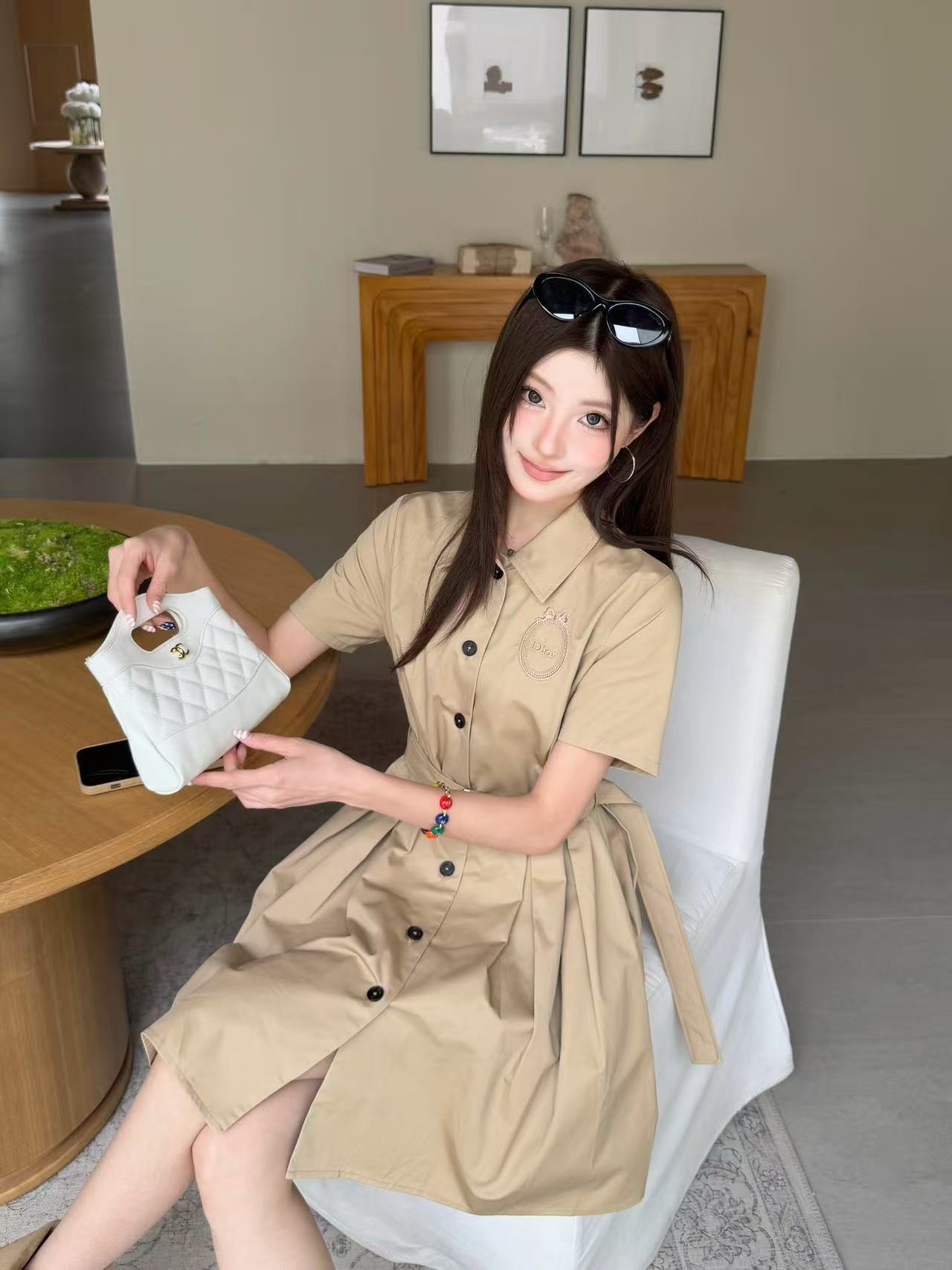 DI0R刺しゅう入りレタードレス【50％割引+送料無料】