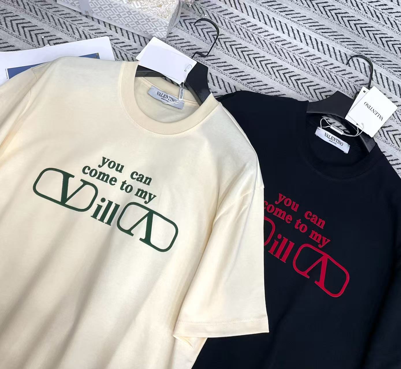 VALENT1NO シンプルレターTシャツ【50％割引+送料無料】