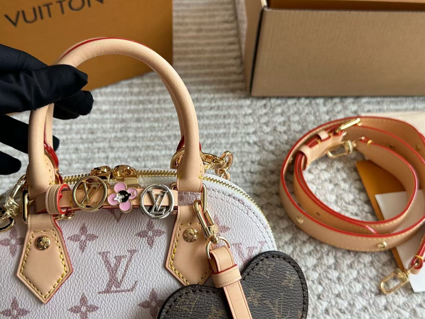 LV ALmaシェルバッグ【50％割引+送料無料】