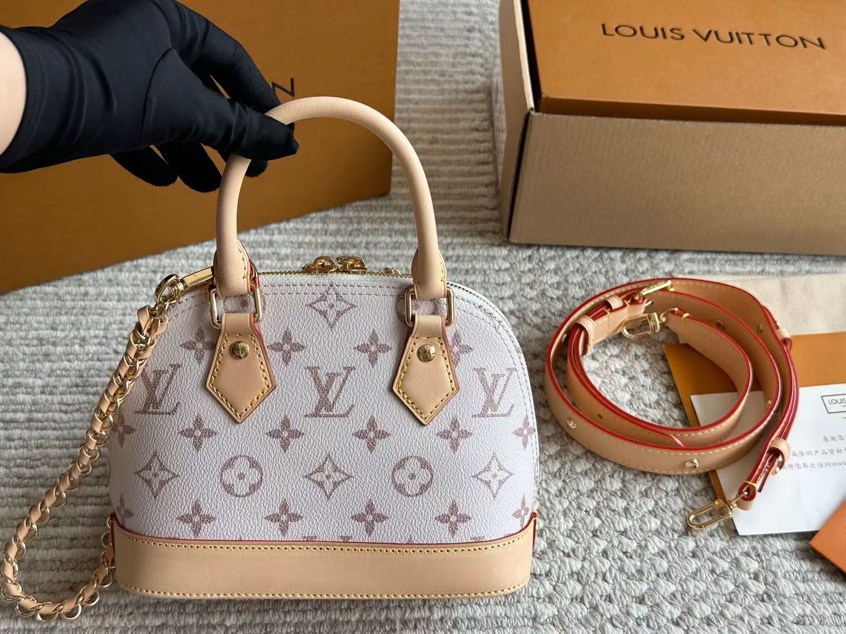 LV ALmaシェルバッグ【50％割引+送料無料】