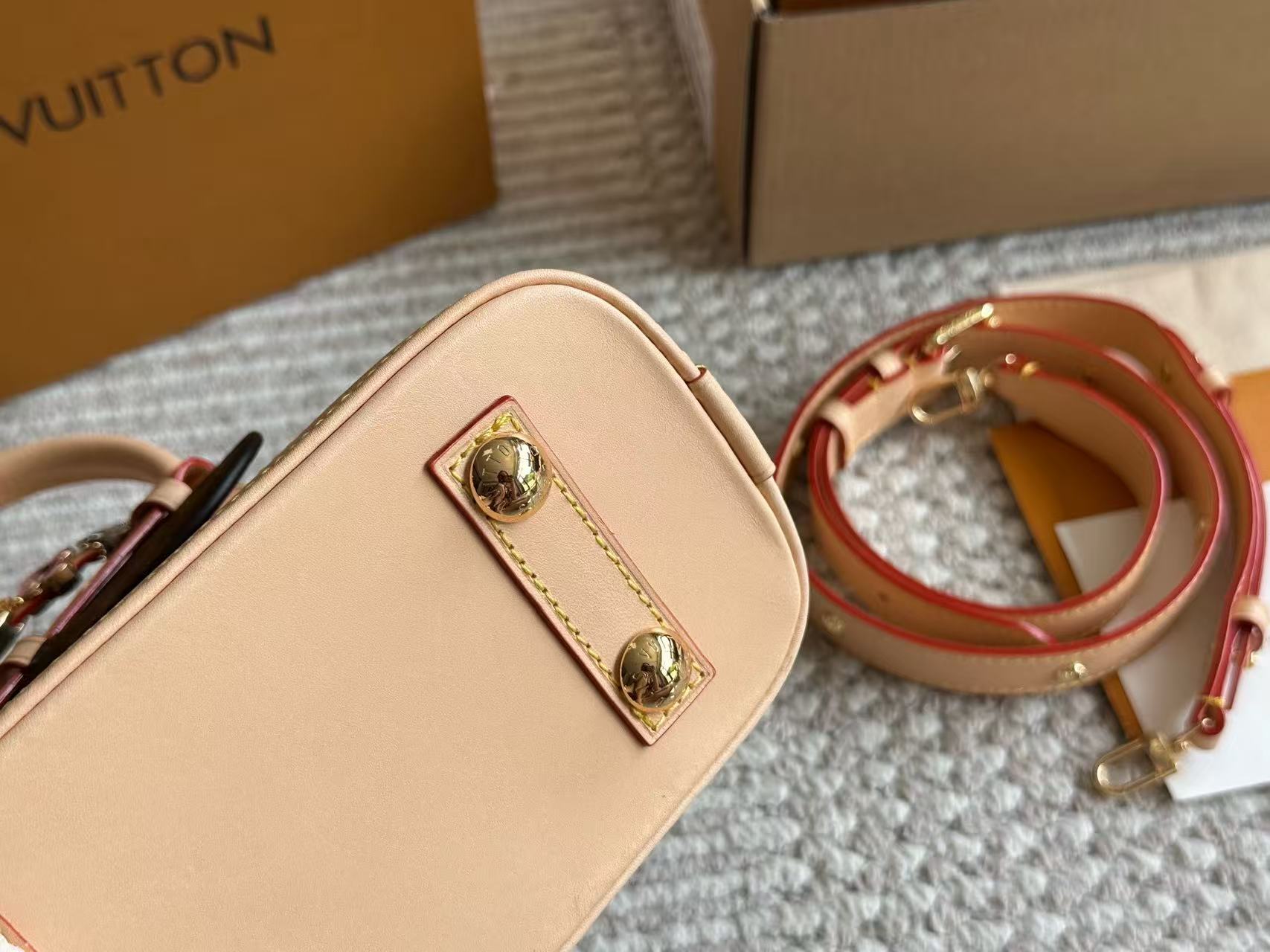 LV ALmaシェルバッグ【50％割引+送料無料】