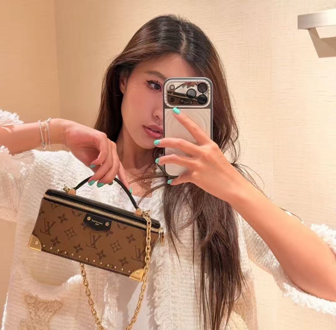 LV チェーン・ヴァニティケース【50％割引+送料無料】