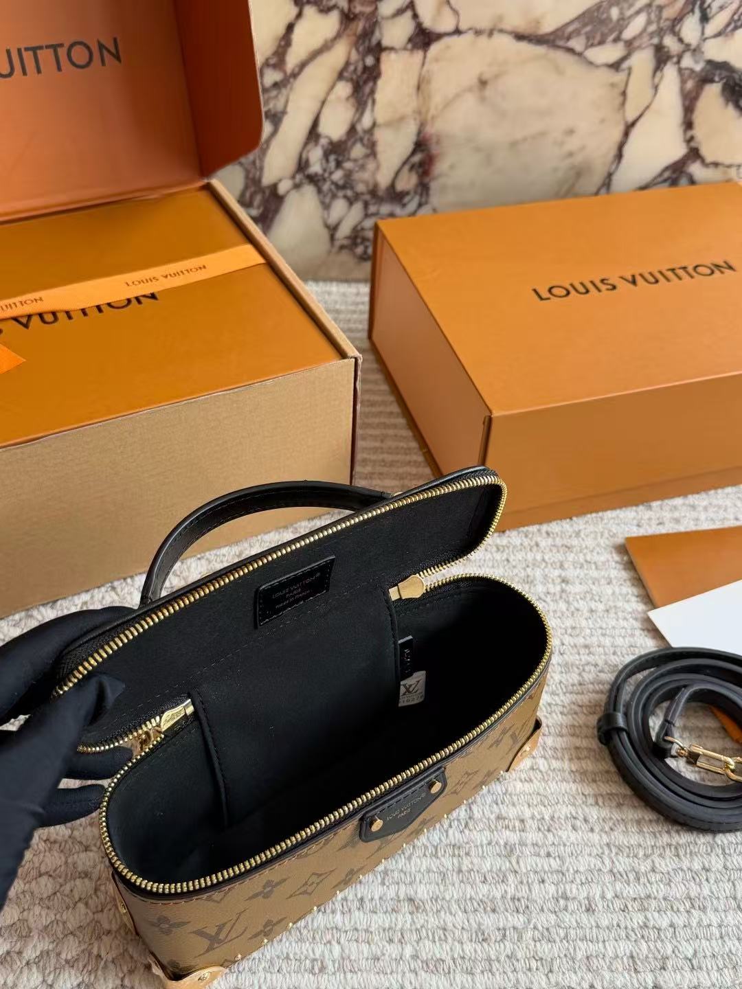 LV チェーン・ヴァニティケース【50％割引+送料無料】