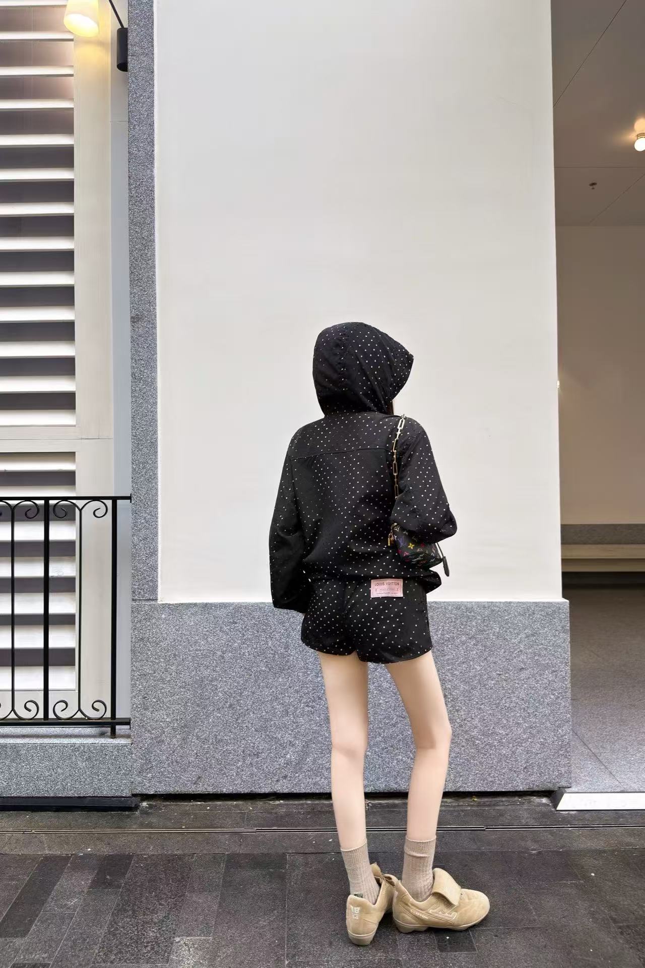 LV フーデッドジャケット＆ショーツ セットアップ【50％割引+送料無料】