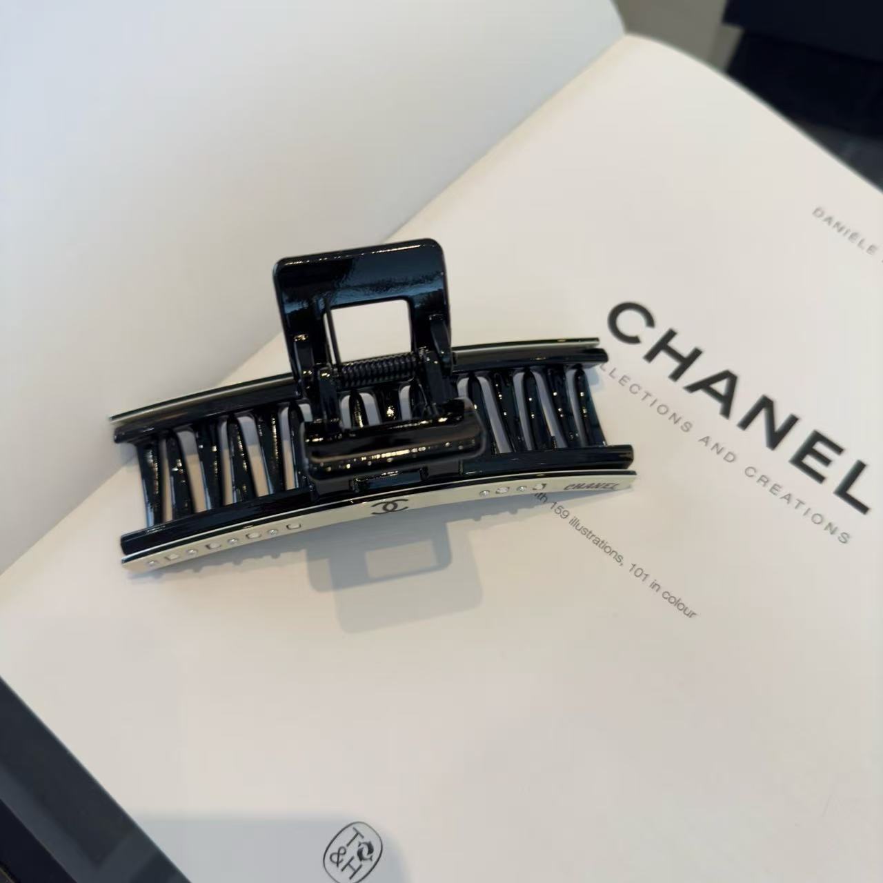 CHANE1 ダブルC カラーブロックヘアクリップ【50％割引+送料無料】