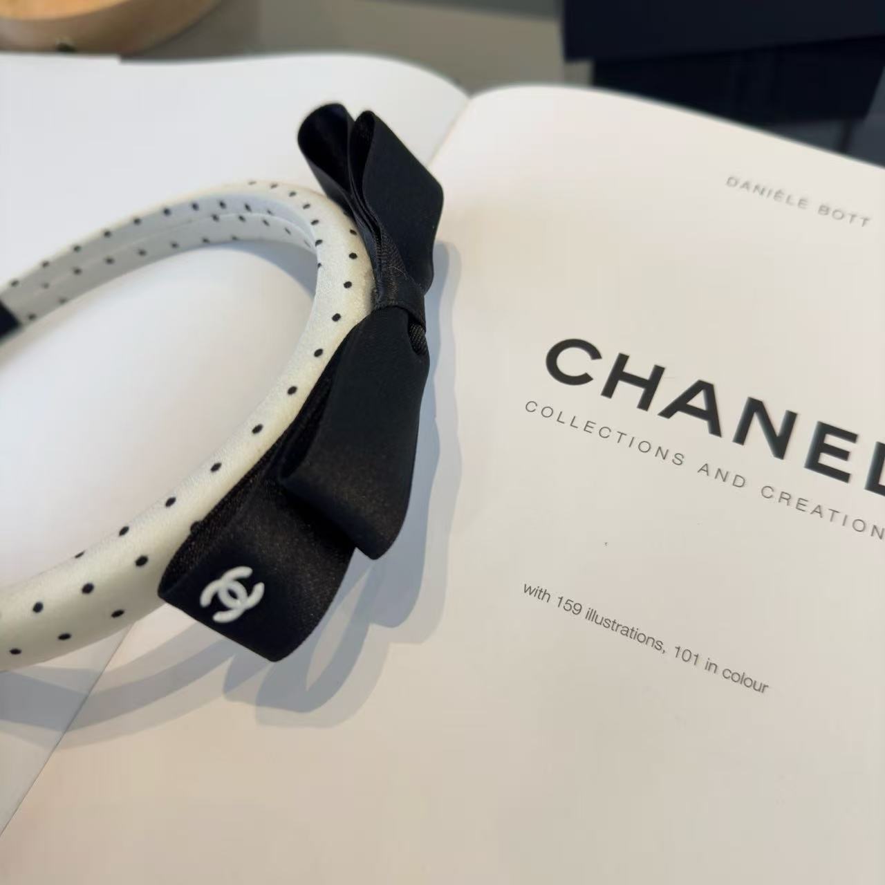 CHANE1 ダブルC ドット柄ヘッドバンド【50％割引+送料無料】