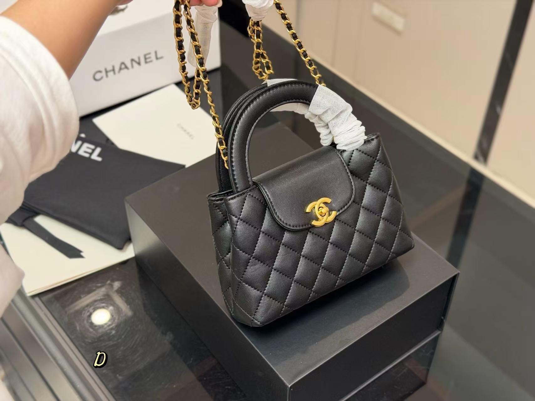 CHANE1 チェーンハンドバッグ【50％割引+送料無料】
