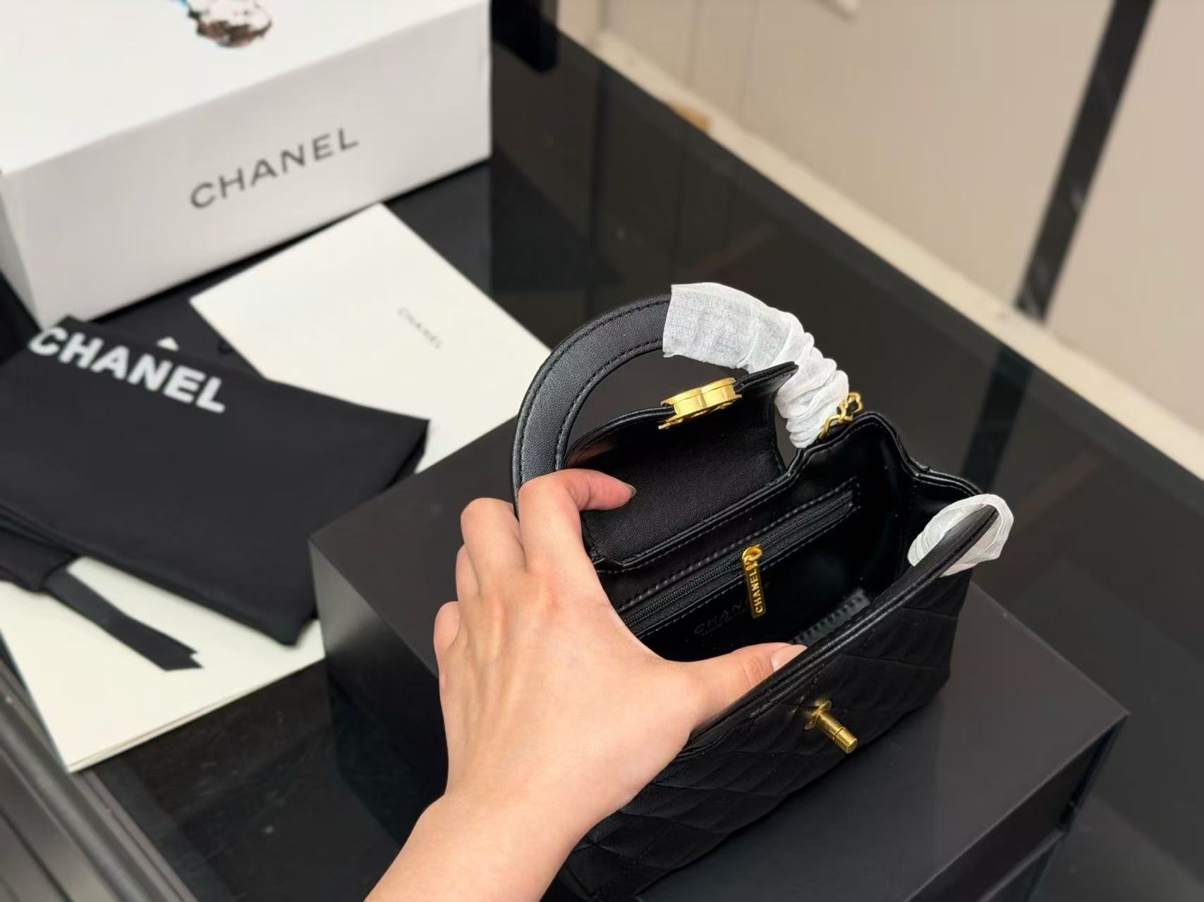 CHANE1 チェーンハンドバッグ【50％割引+送料無料】