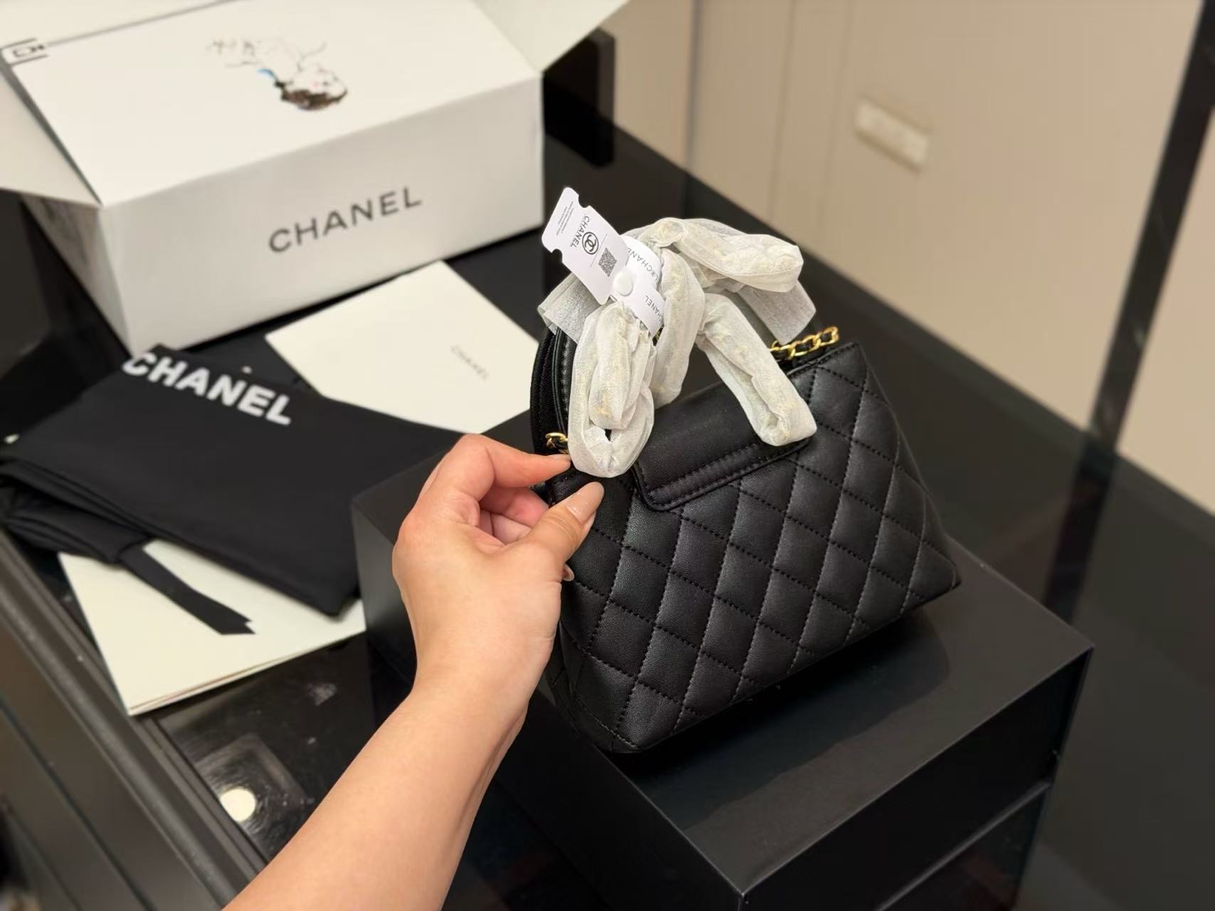 CHANE1 チェーンハンドバッグ【50％割引+送料無料】