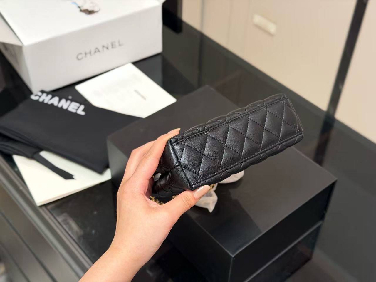 CHANE1 チェーンハンドバッグ【50％割引+送料無料】