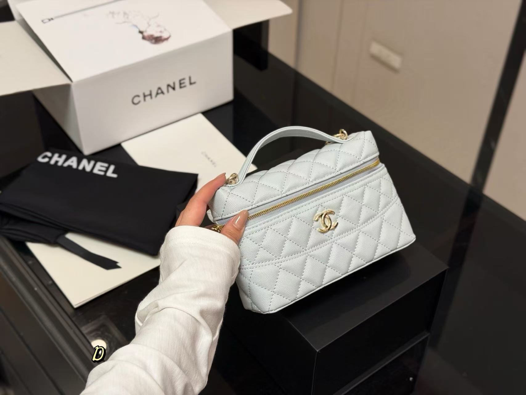 CHANE1 hoboチェーンストラップバッグ【50％割引+送料無料】
