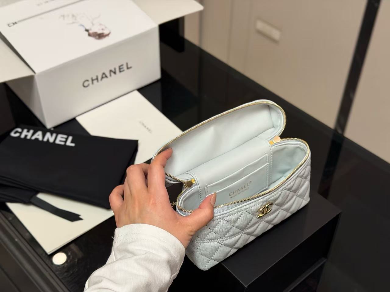 CHANE1 hoboチェーンストラップバッグ【50％割引+送料無料】