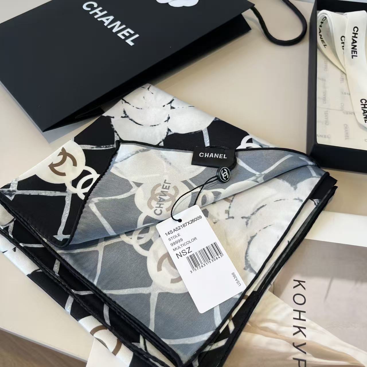 CHANE1 ダブルC カメリアシルクスカーフ【50％割引+送料無料】