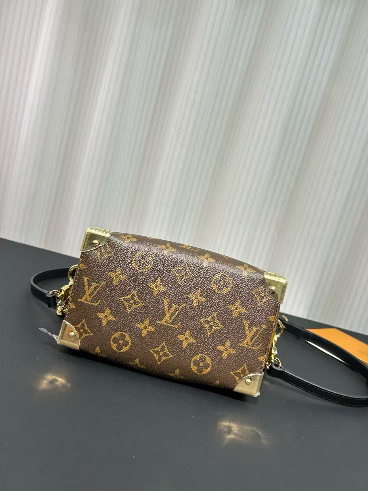 LV チェーン＆スタッズ ハンドバッグ【50％割引+送料無料】