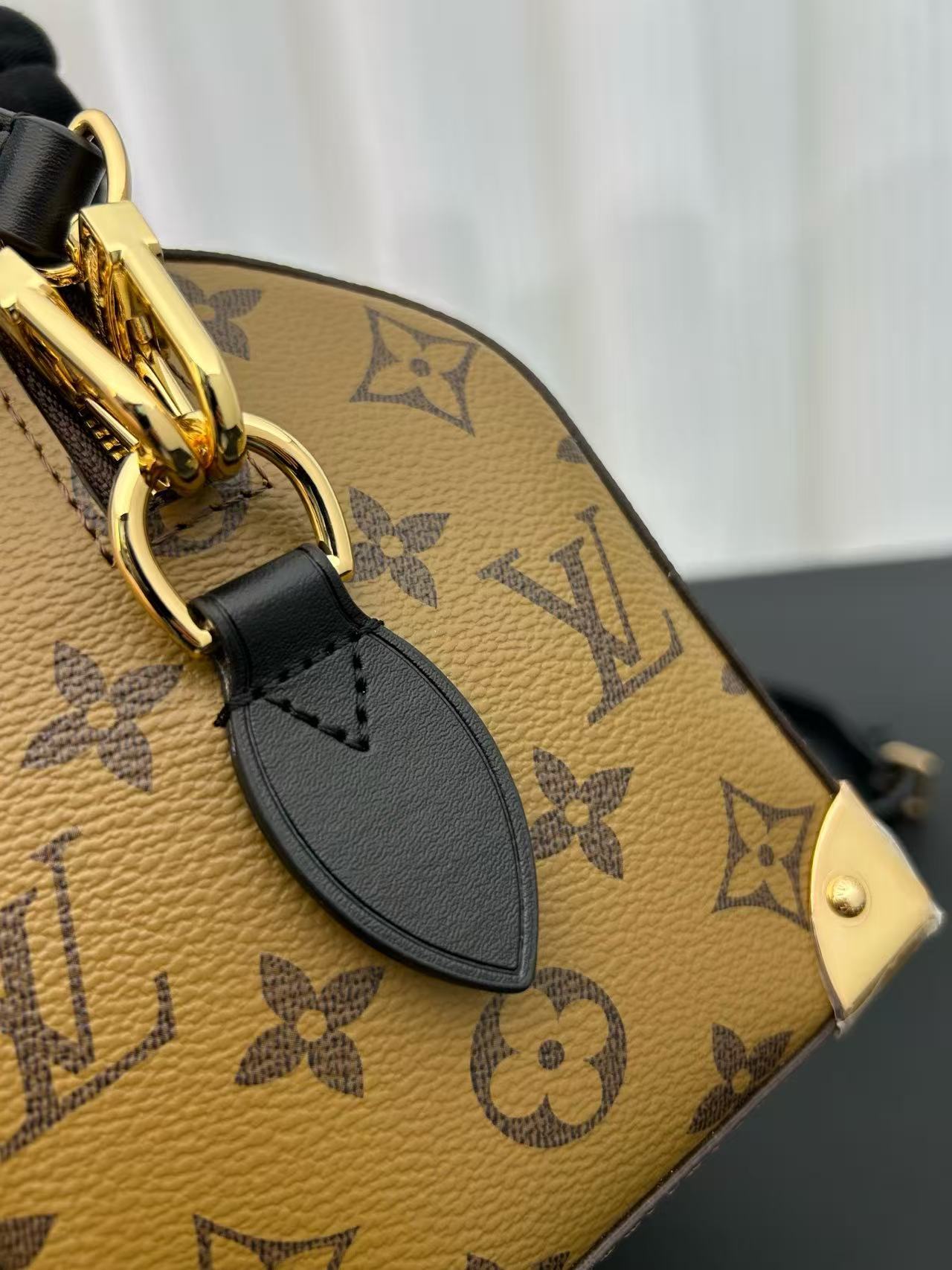 LV チェーン＆スタッズ ハンドバッグ【50％割引+送料無料】