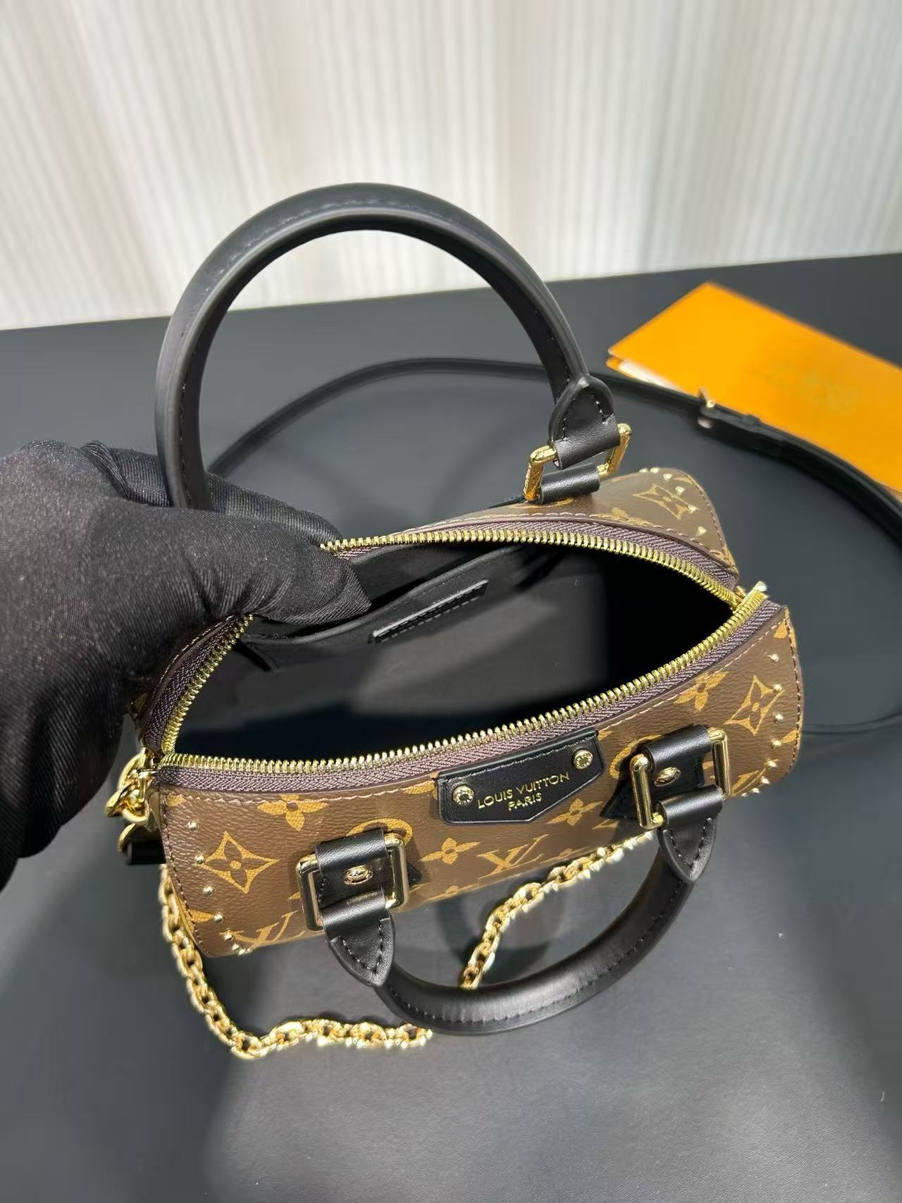 LV チェーン＆スタッズ ハンドバッグ【50％割引+送料無料】