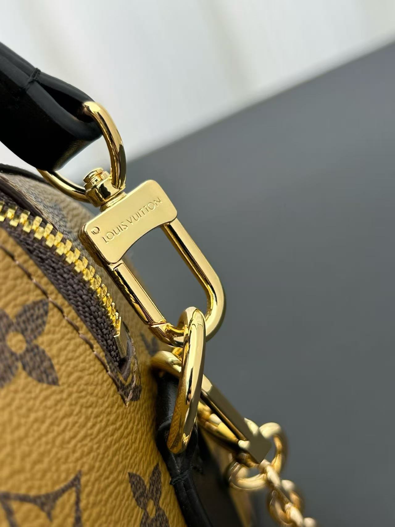 LV チェーン＆スタッズ ハンドバッグ【50％割引+送料無料】